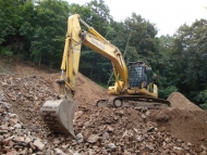 Komatsu PC 210 – podkop, nůžky, kladivo